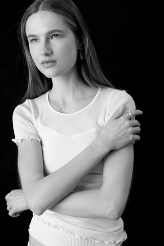 WOOL & SILK FINE RIB SHORT SLEEVE TOP