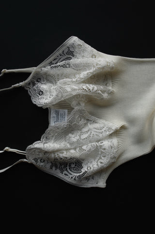 WOOL & SILK TOP WITH LACE