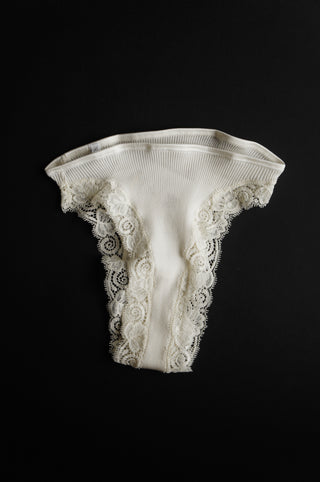 COTTON BRIEFS WITH LACE